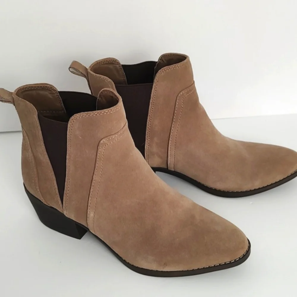 White Mountain Womens Leather/ Suede Upper /Ankle Boots/ Pull On/ Size 9.5 - Picture 2 of 9